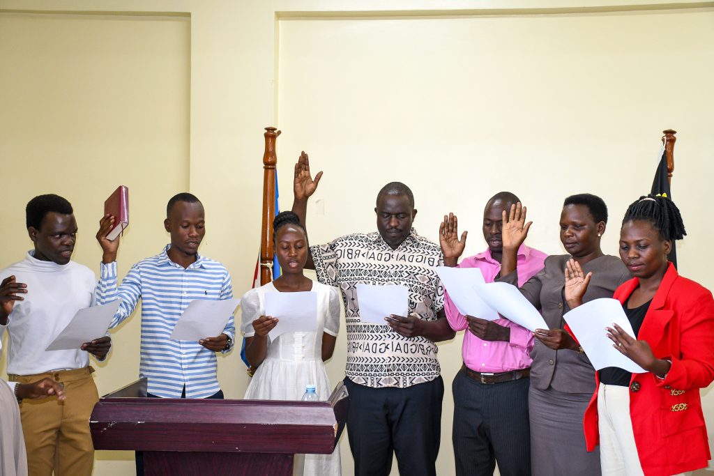 VC calls on staff to repect superiors